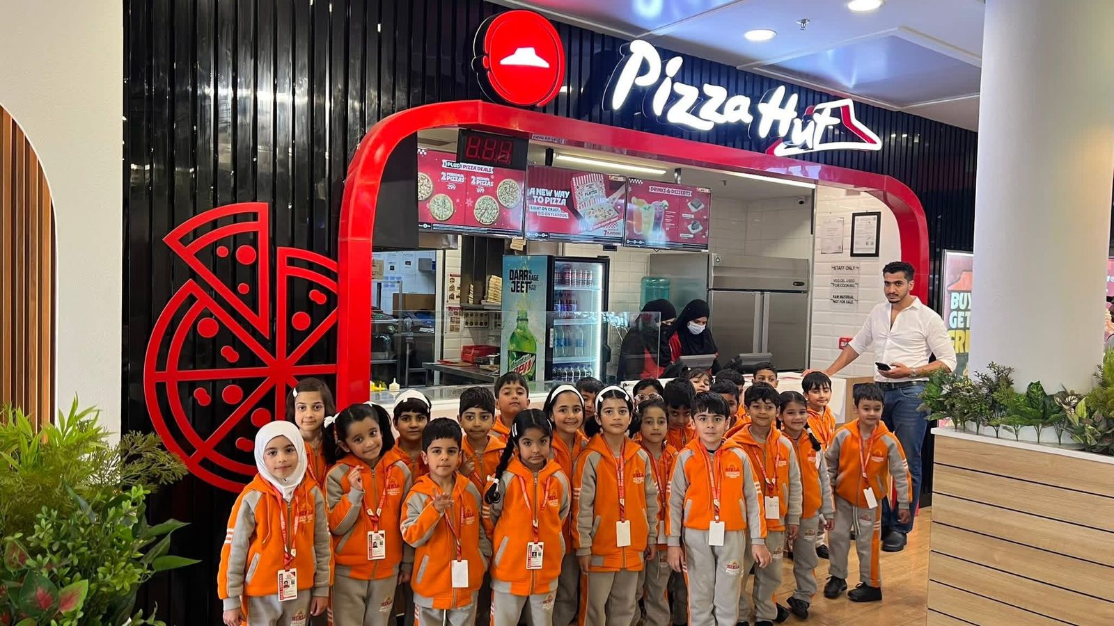  Learning the Art of Pizza Making at KFC, Narbal
